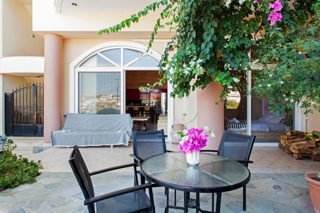 Lenico Beachfront Suites Agia Pelagia  Exterior foto
