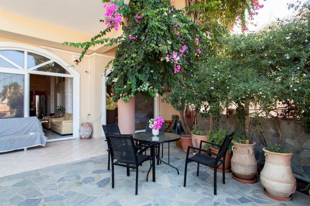 Lenico Beachfront Suites Agia Pelagia  Exterior foto
